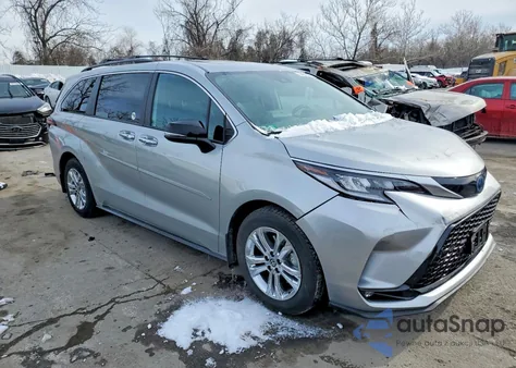 2023 Toyota Sienna Xse z USA, uszkodzony, nr VIN 5TDCSKFC5PS075160